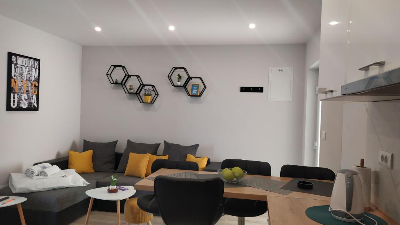Apartment Skavo Baška Voda Extérieur photo